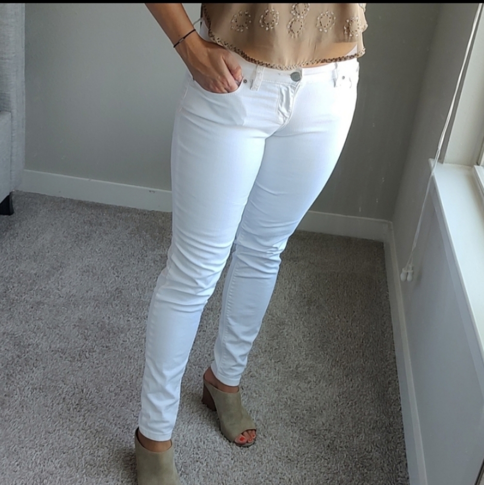 Skinny white jeans